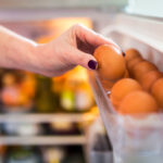 Pick eggs from the refrigerator