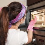 Cleaning oven